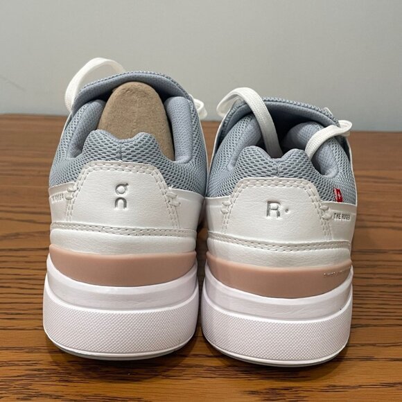 On THE ROGER Advantage Women's Size 8.5 White&Pearl - Picture 7 of 10